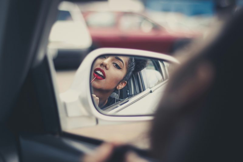 makeup wearing in car